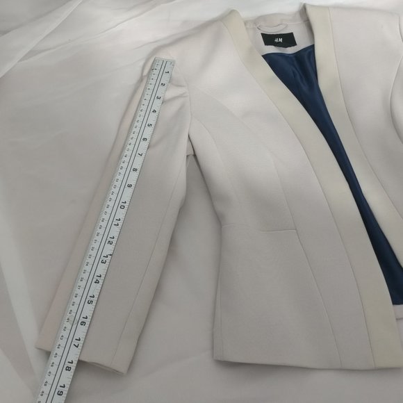 Cream Buttonless H&M Jacket - Picture 12 of 13